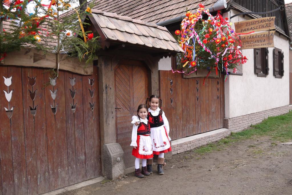 Zsuzsanna Paraszthaz Hotel Praid Exterior photo